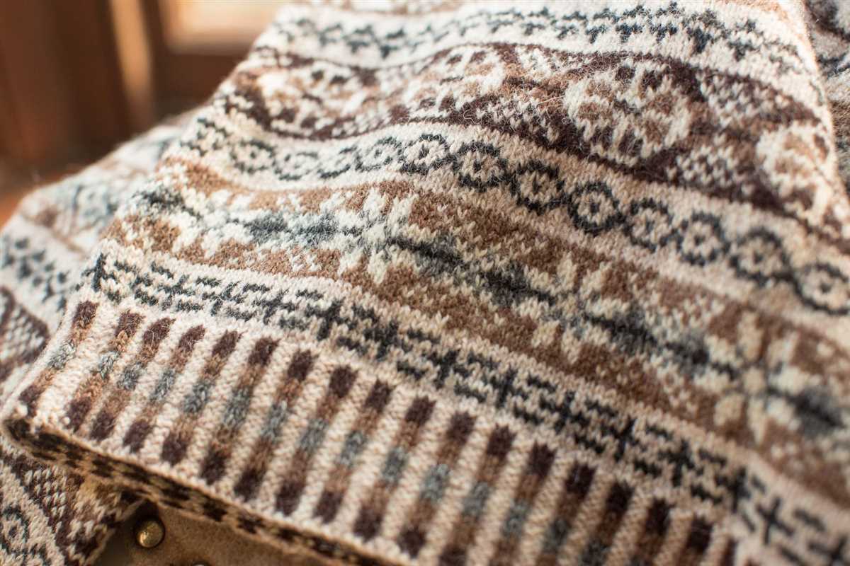 Fair isle cushion knitting pattern