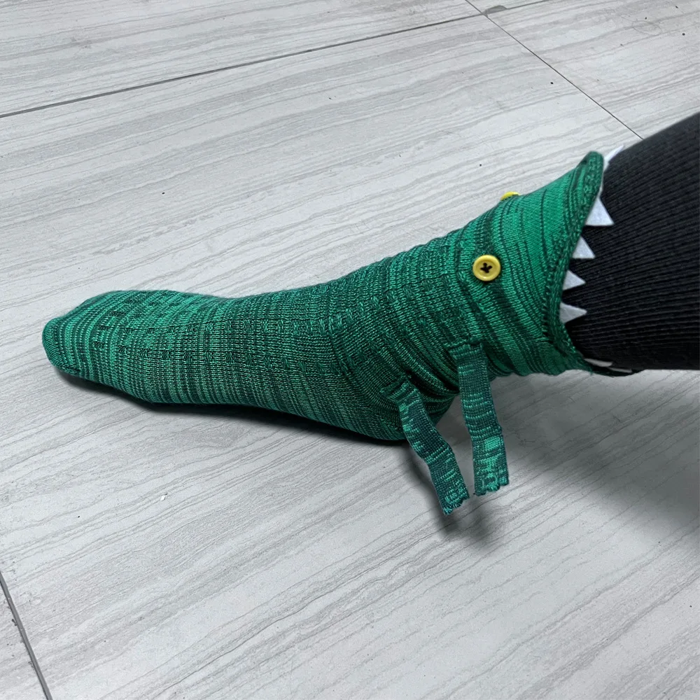 Knitted crocodile socks pattern free