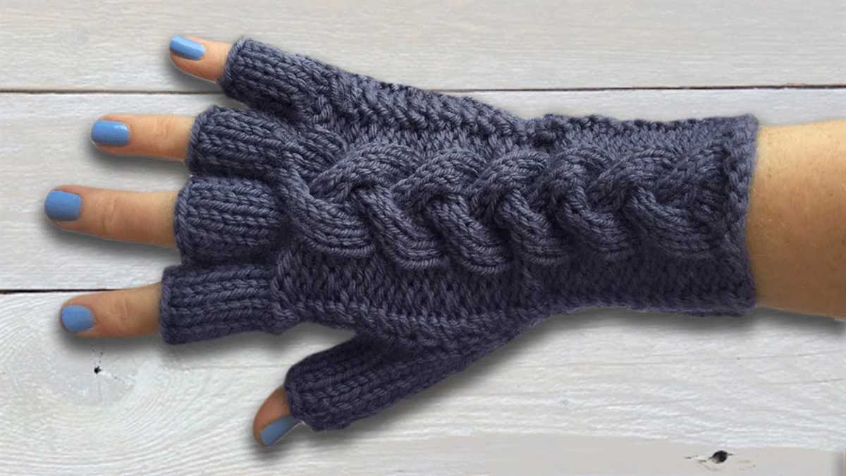 Fingerless gloves women knitting pattern
