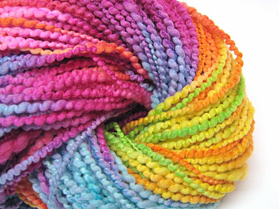 Knitting patterns using thick and thin yarn