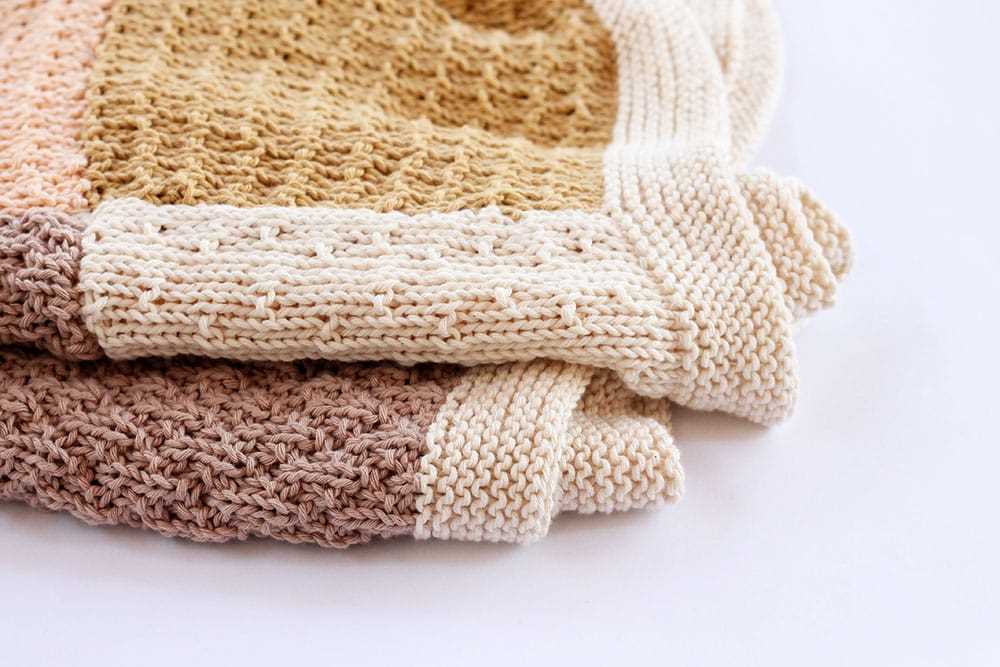 Cozy blanket knitting pattern