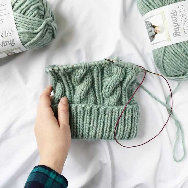 Free cable knit beanie pattern