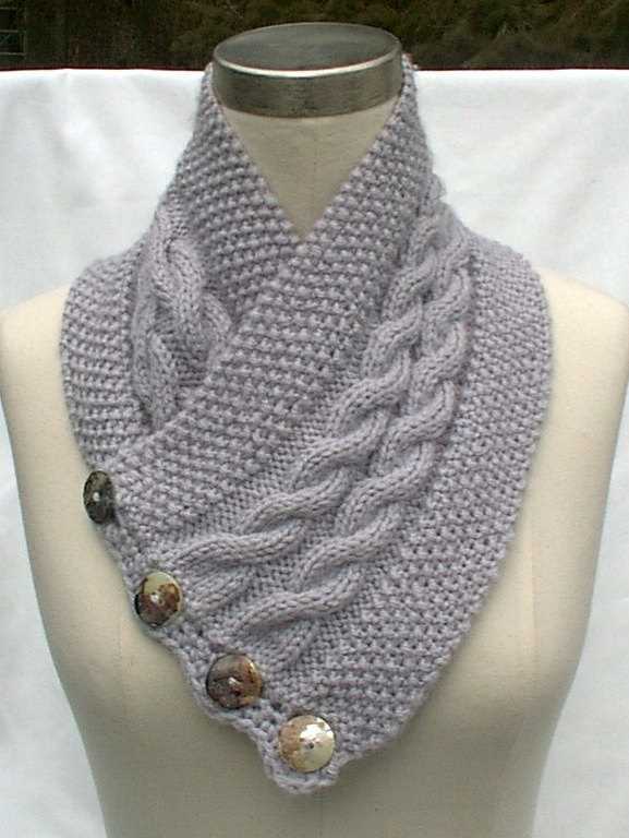 Free cable knit neck warmer pattern