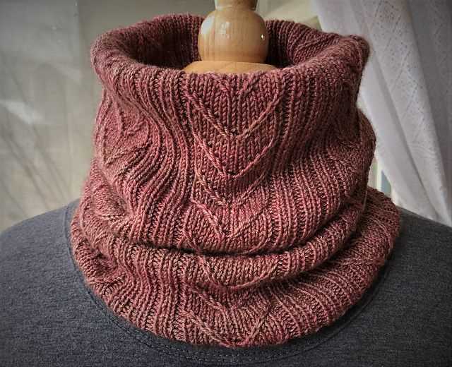 Knitting Cowl Patterns with a Machine - Create Unique and Stylish Accessories Machine knit cowl pattern
