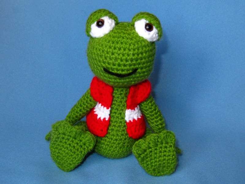 Free frog toy knitting pattern