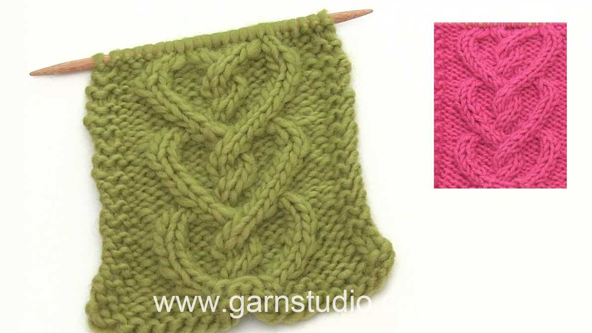Heart cable knit scarf pattern