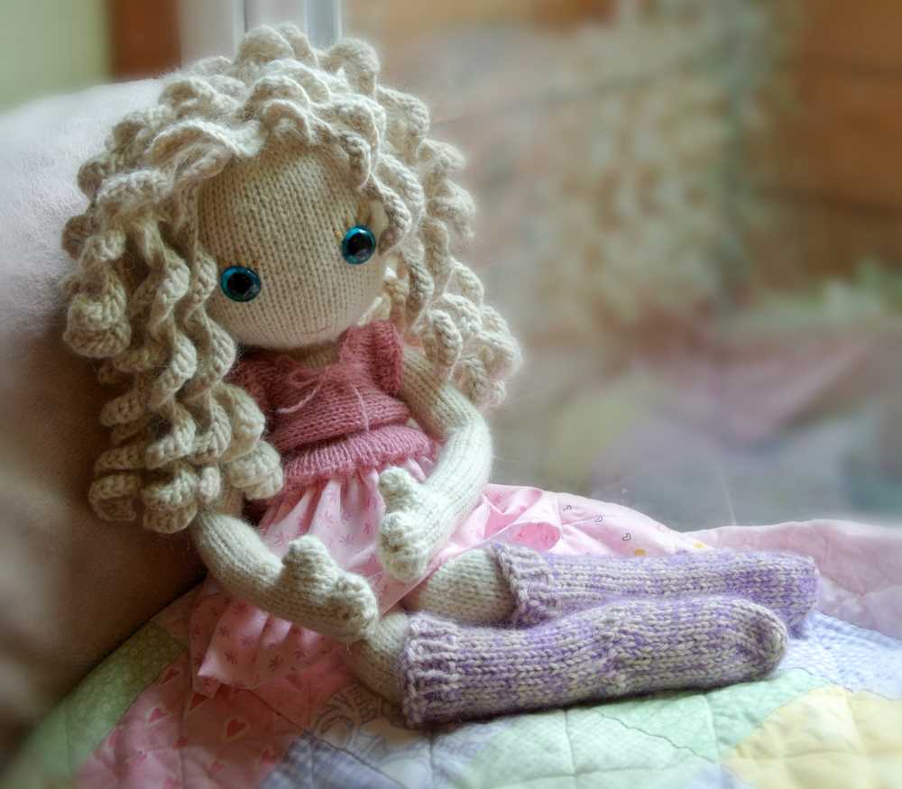 Knitting Magic - Discover Claire's Enchanting Dolls' Patterns! Claire's dolls knitting patterns