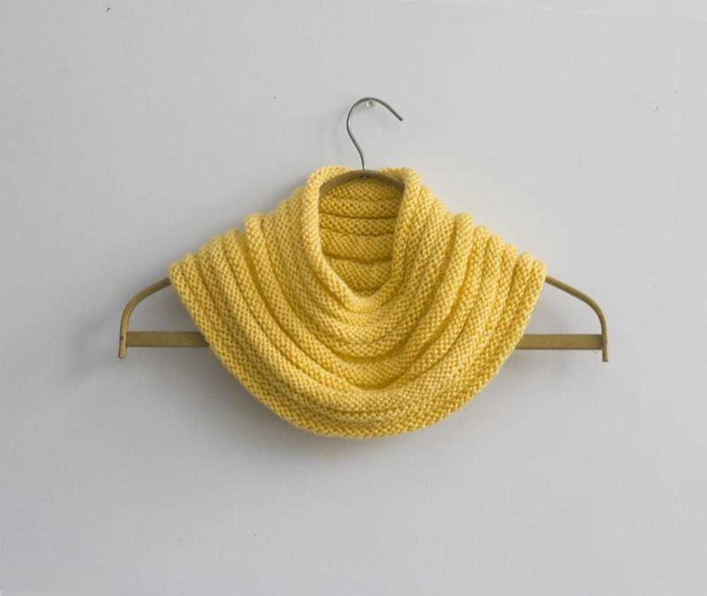 Knitted cowl pattern