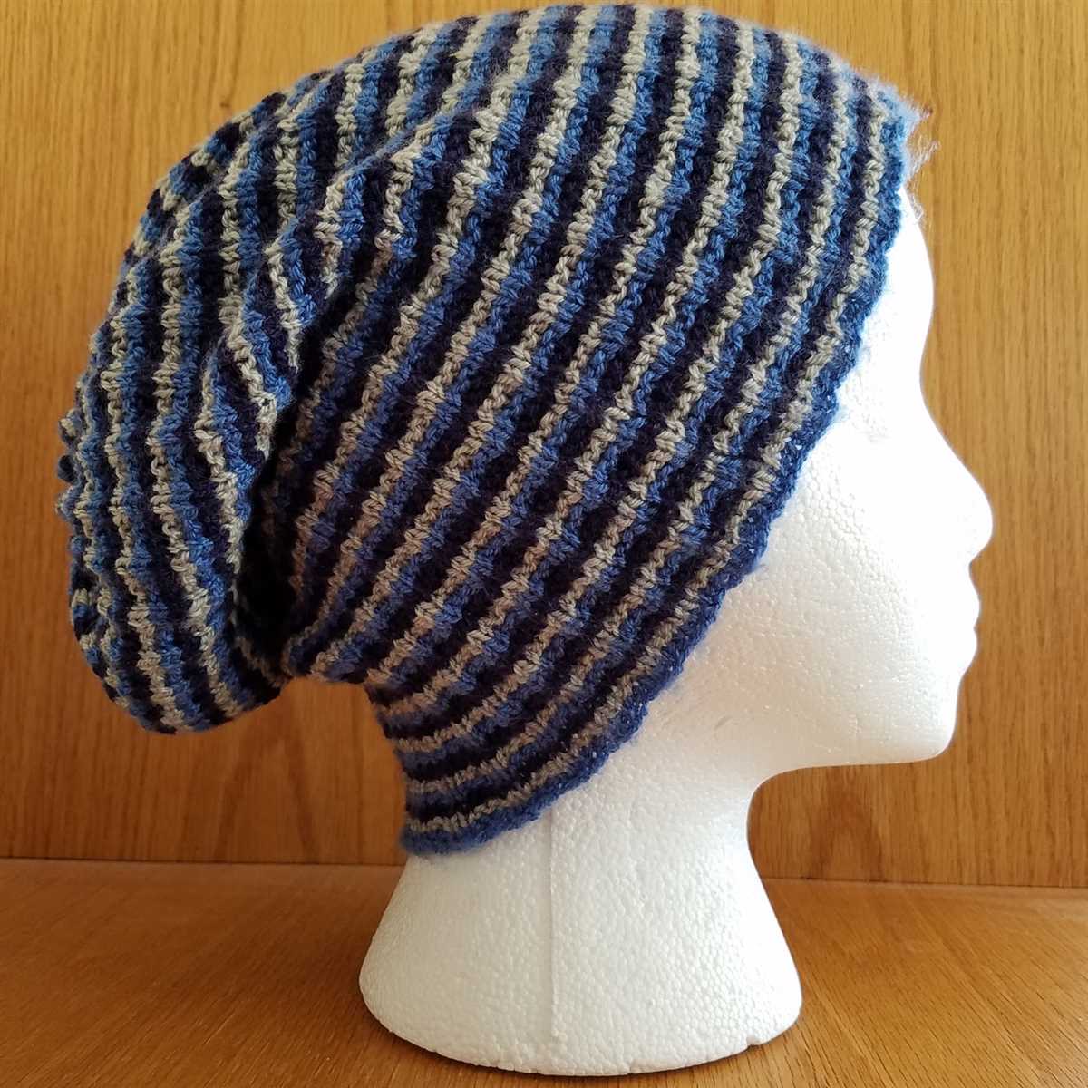 Free slouchy knit hat pattern
