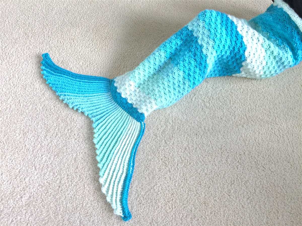 Mermaid socks knitting pattern