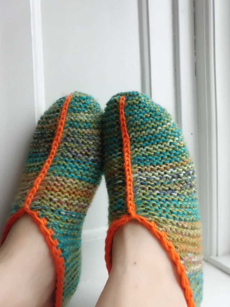 Garter stitch slippers knitting pattern