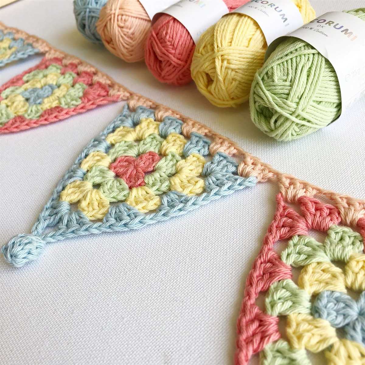 Knitting pattern for bunting