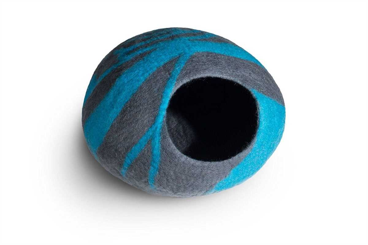 Knitted felted cat cave pattern