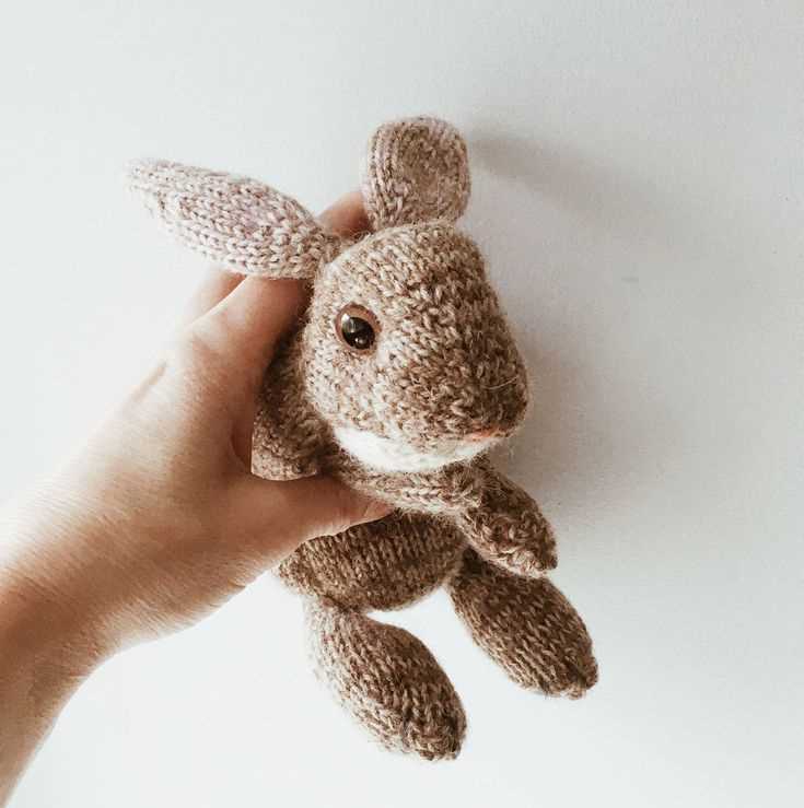 Knitting pattern rabbit