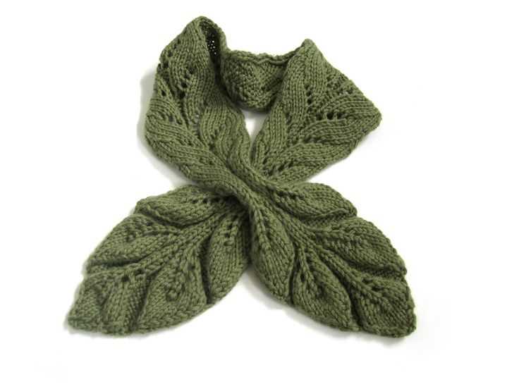 Free cable knit neck warmer pattern