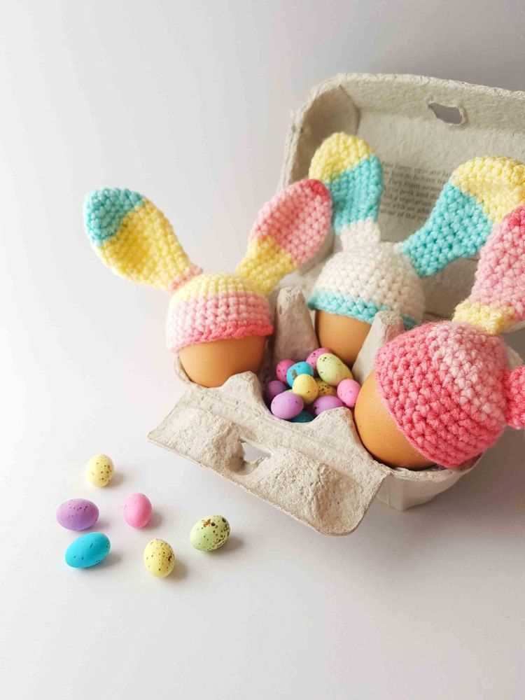 Knitted bunny egg cosy pattern