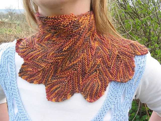 Knitted cowl pattern