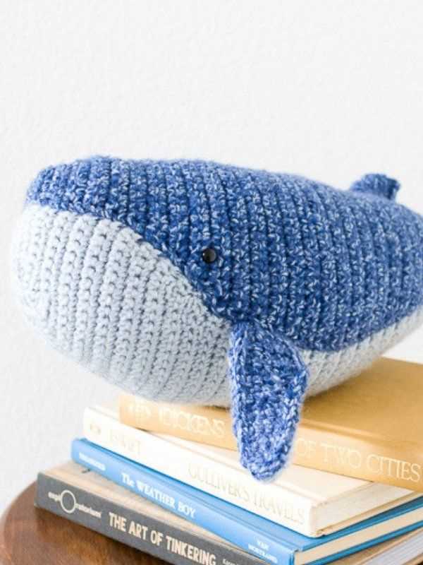 Knitted whale pattern free