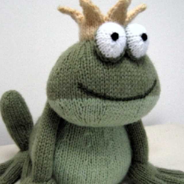 Free frog toy knitting pattern