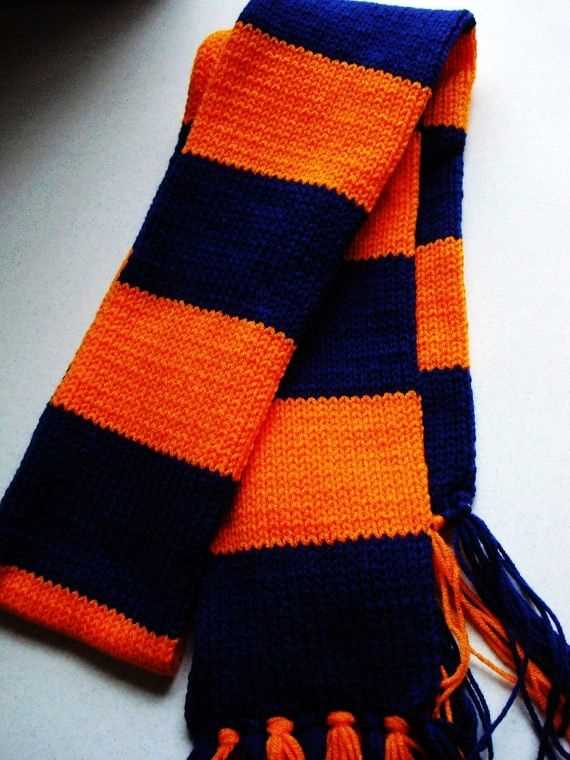 Striped knitted scarf pattern