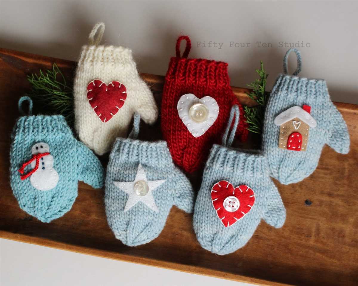 Christmas mittens knitting pattern