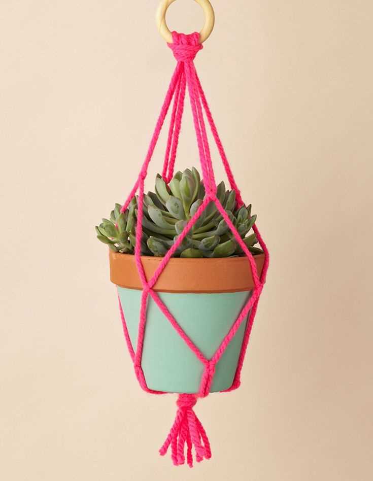 Free knit plant hanger pattern