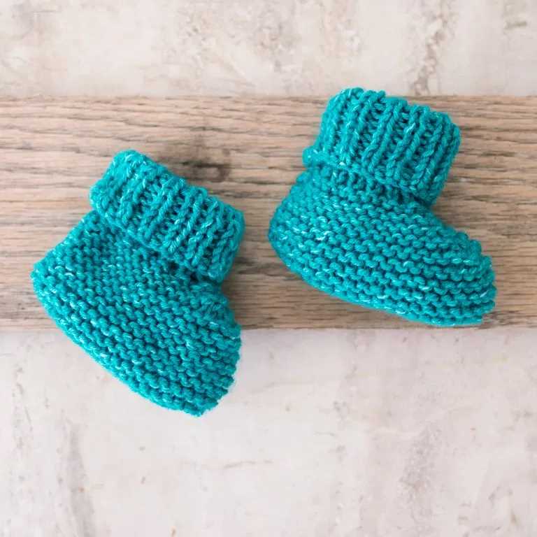Free knitting patterns for baby hats on straight needles dk