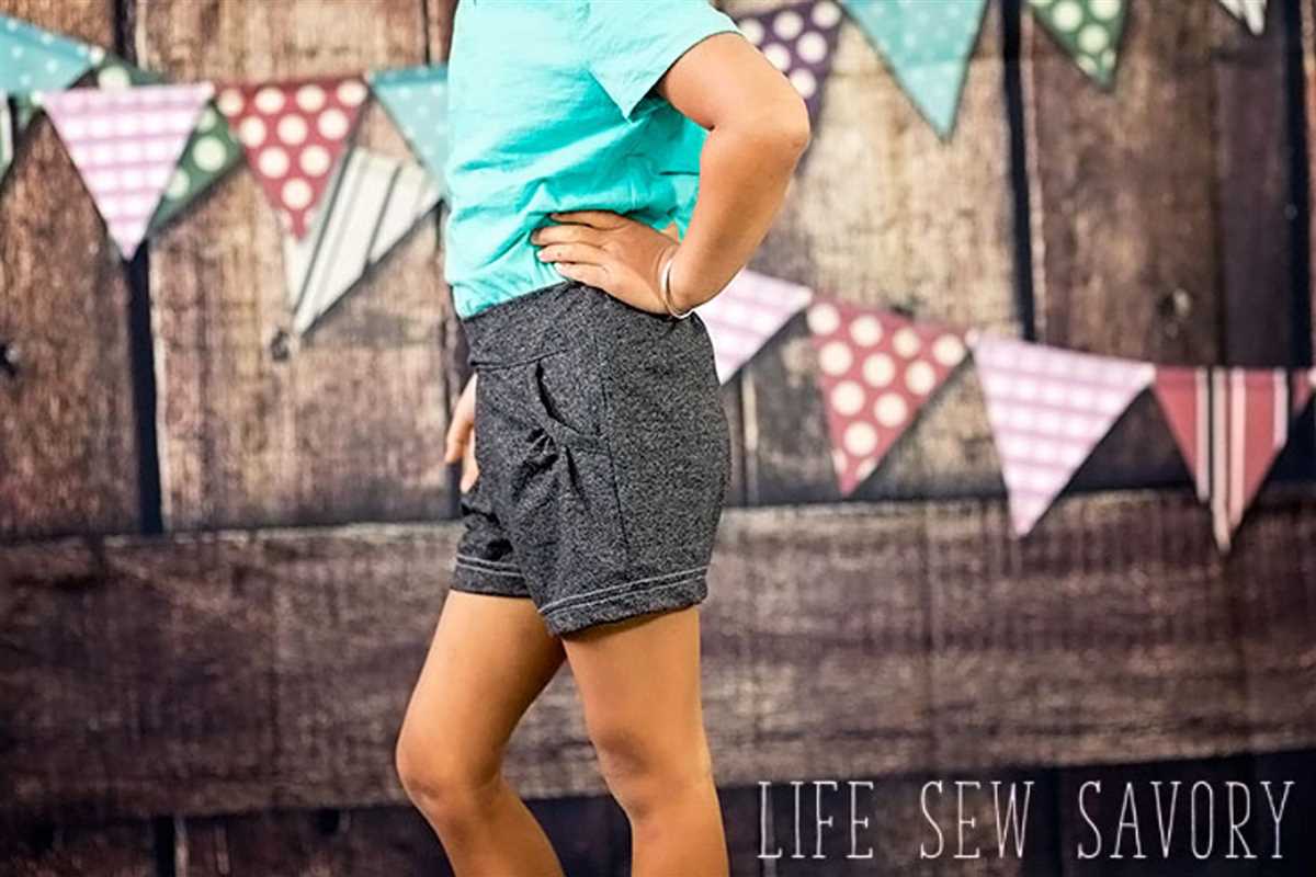 Women's knit shorts pattern
