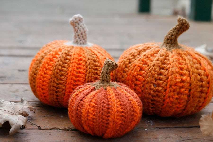 Cable knit pumpkin pattern