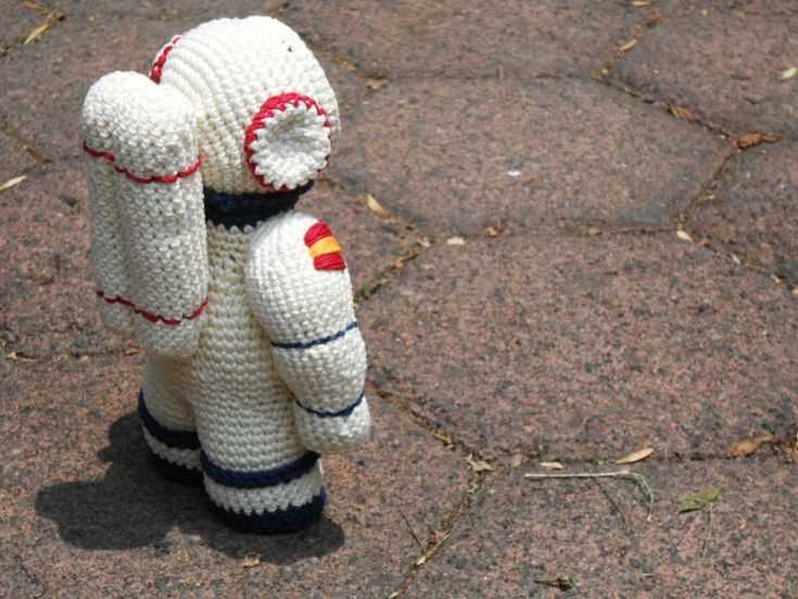 Astronaut knitting pattern