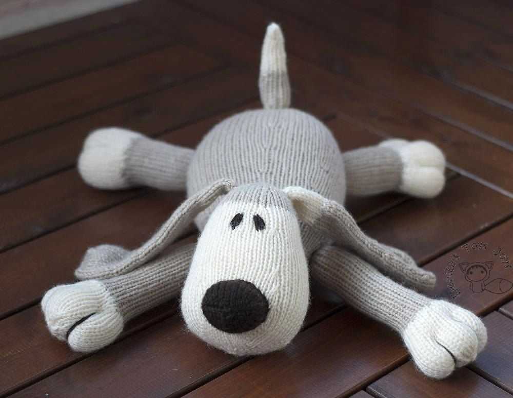 Knitted dog pattern