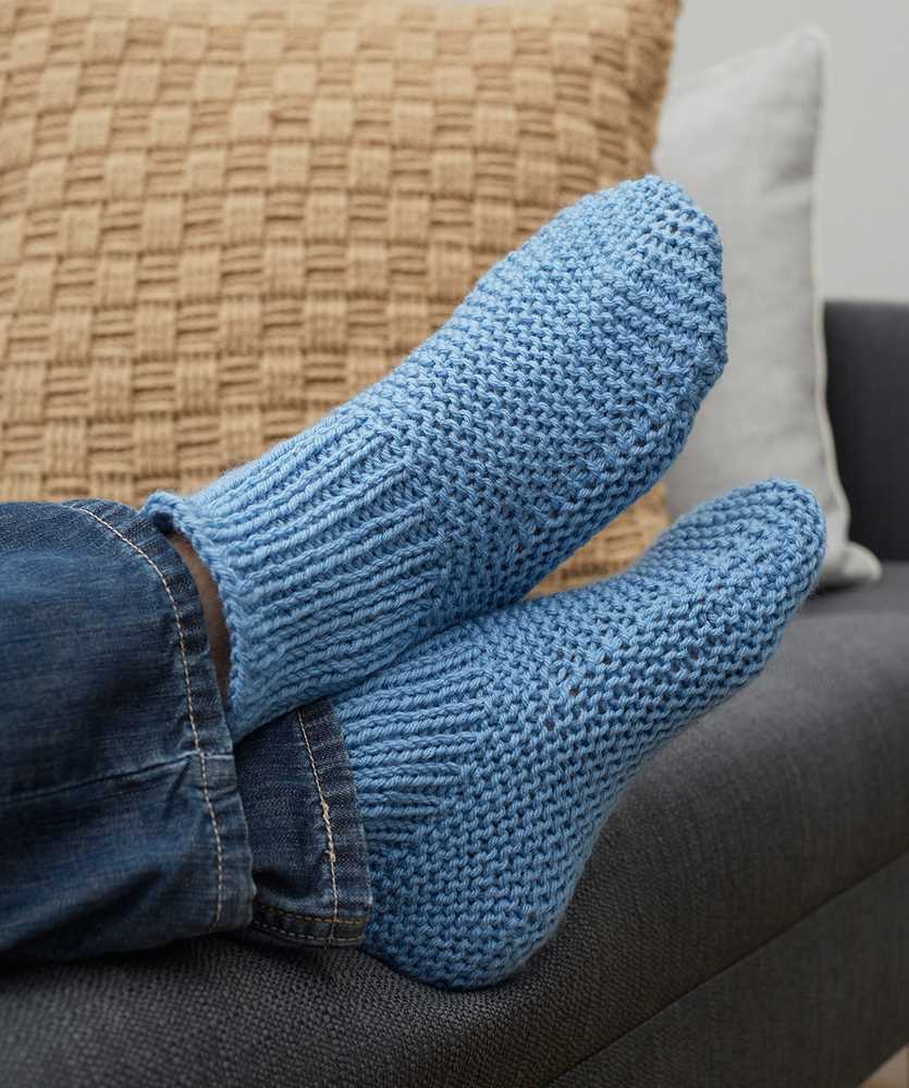 Heart socks knitting pattern