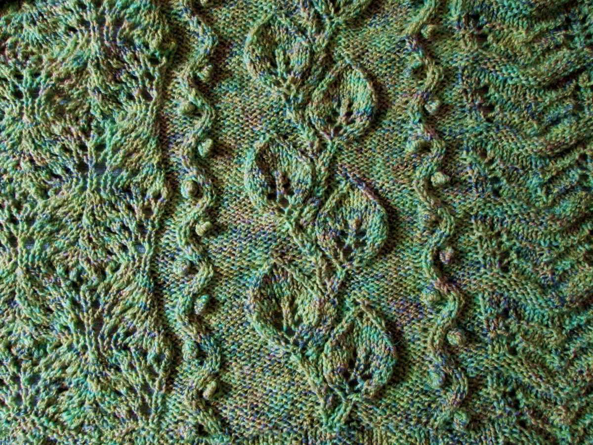 Leaf pattern knitting
