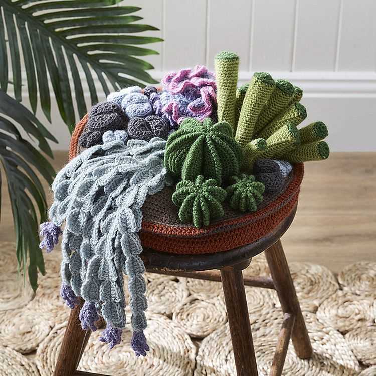 Knitted plant pattern