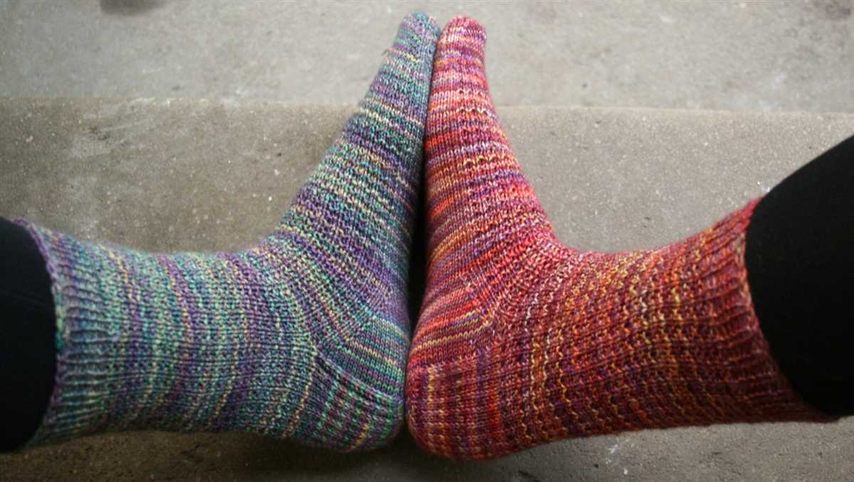 Mermaid socks knitting pattern