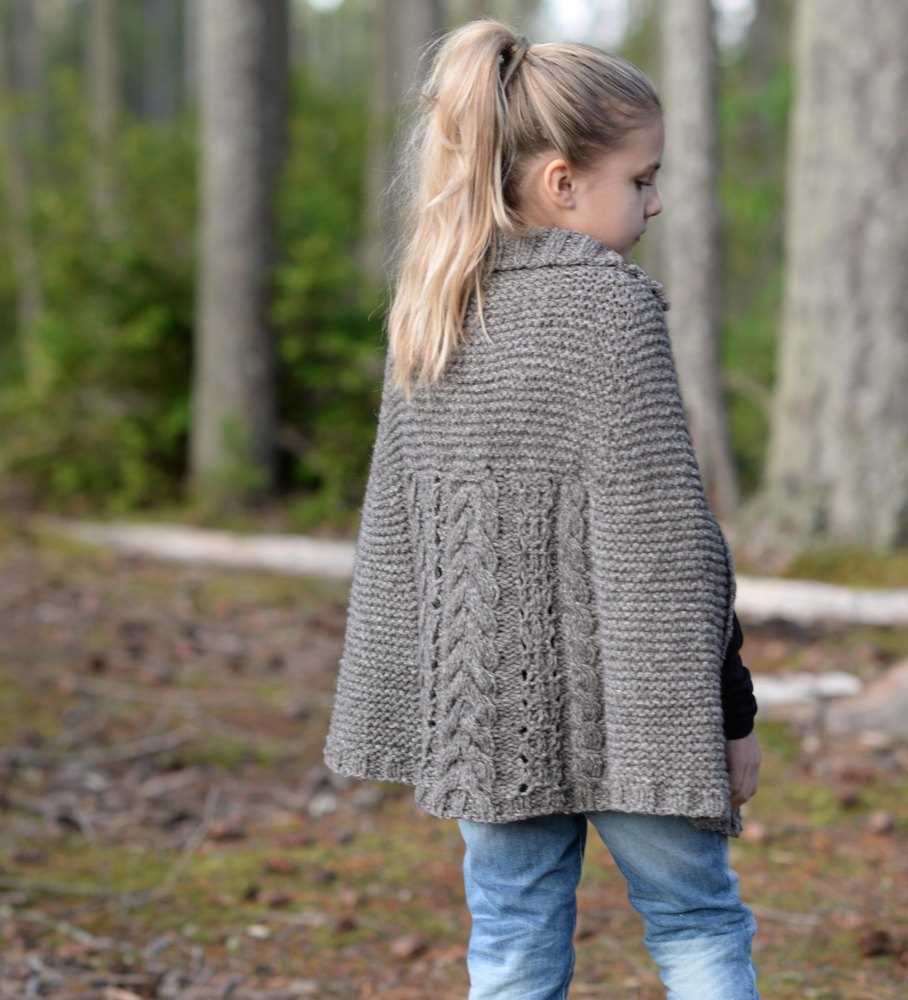 Knitted cape pattern with arm holes