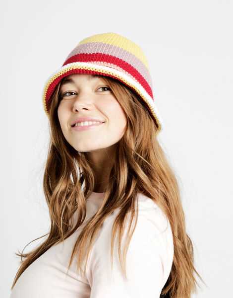 Free knitting pattern for a bucket hat