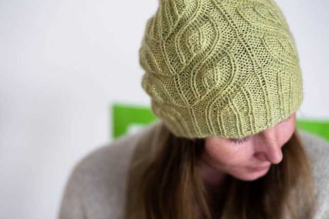 Knitted slouchy beanie pattern