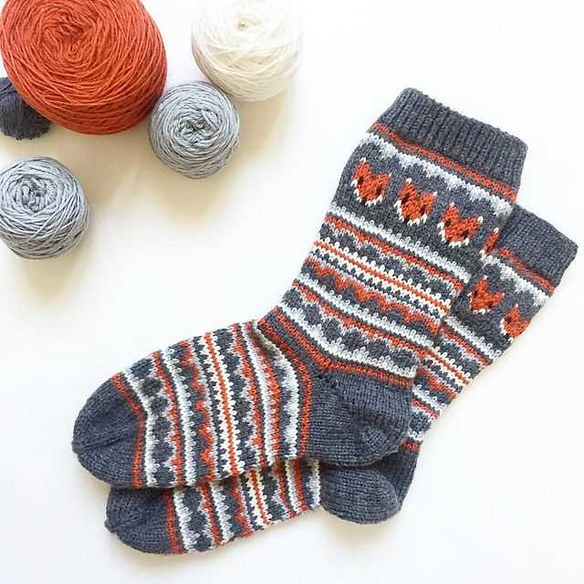 Free sock knitting patterns dk
