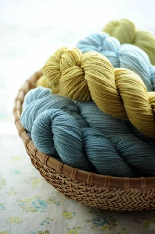 Delicate stitches - Knitting patterns for lightweight yarn Lightweight yarn knitting patterns