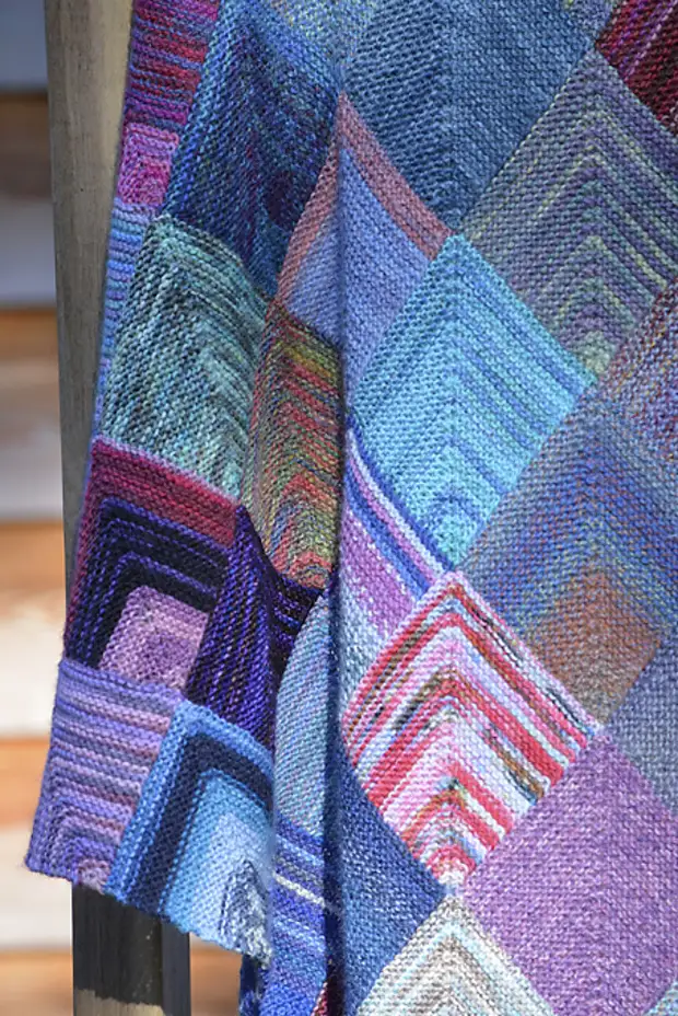 Mitred square knitted blanket pattern