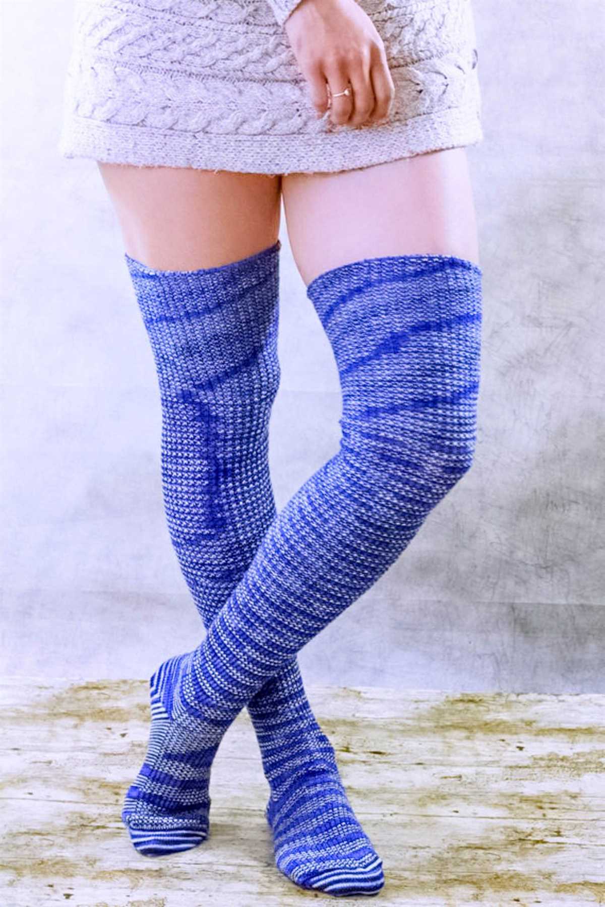 Thigh high socks knitting pattern