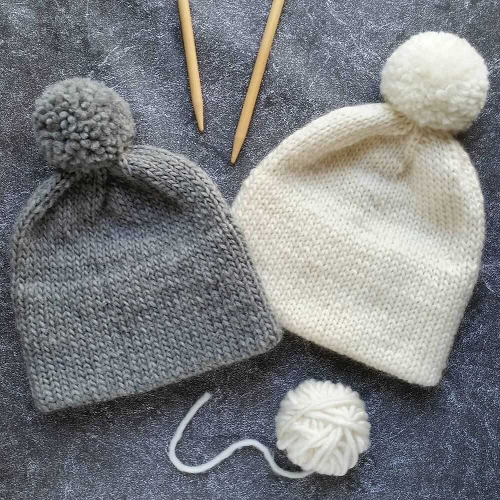 Hat with pom pom knitting pattern