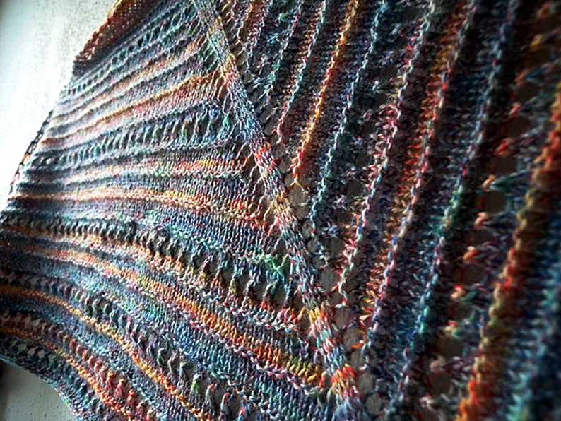 Machine knit triangle shawl pattern