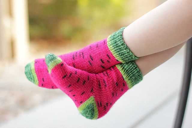 Dolls socks knitting patterns