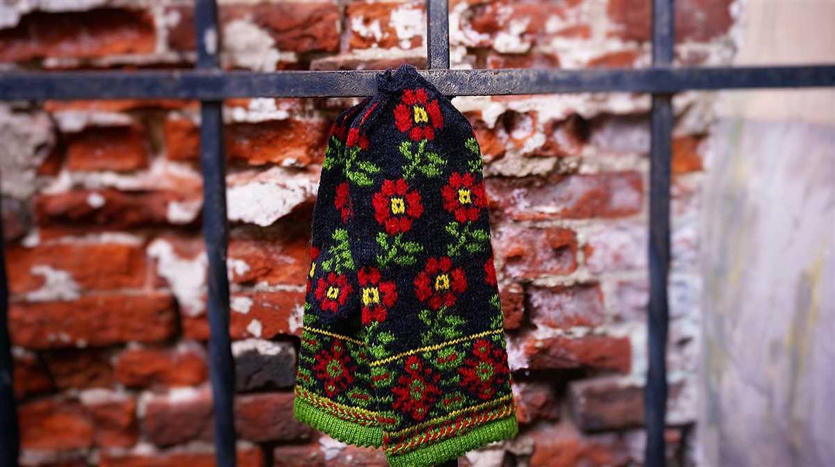 Christmas mittens knitting pattern