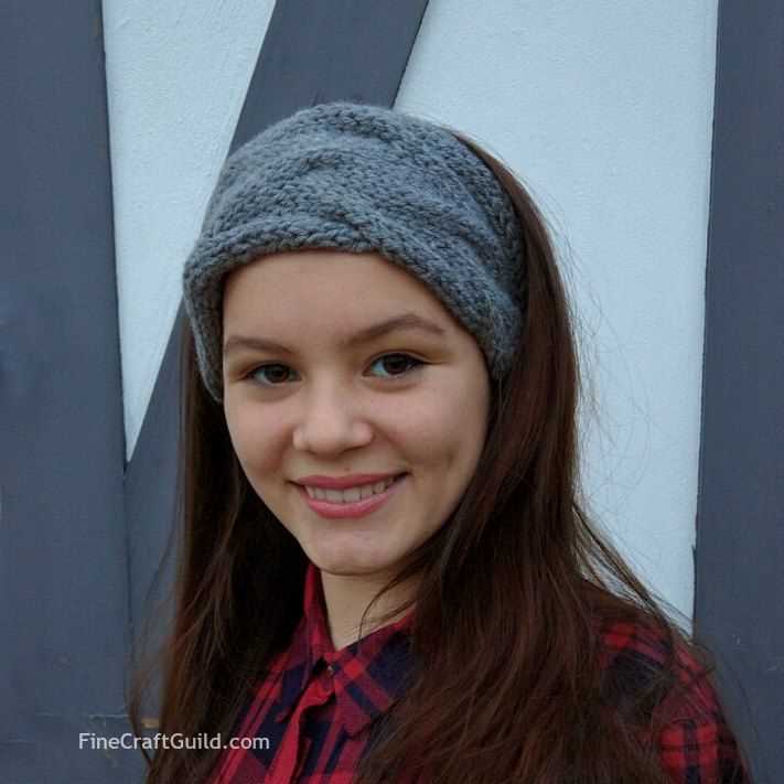 Cable ear warmer knitting pattern