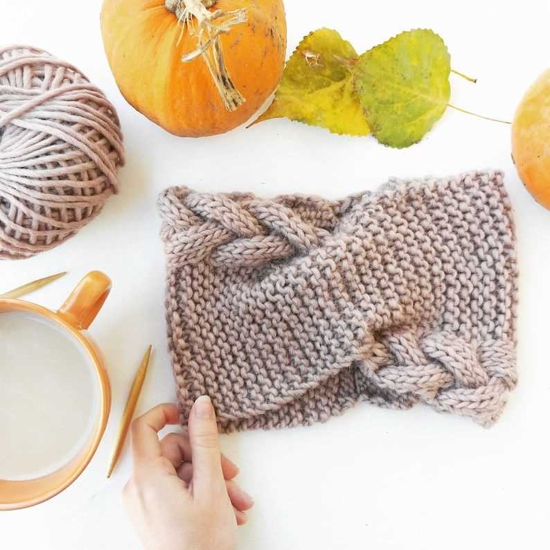 Twisted headband pattern knit