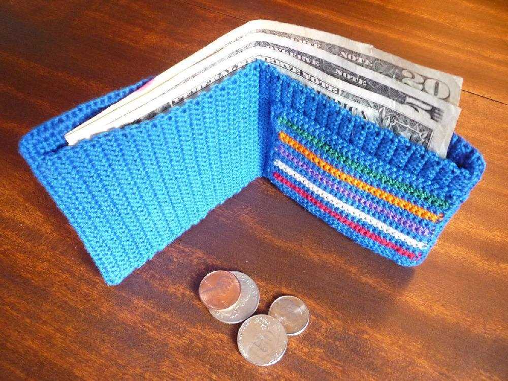 Knitting pattern wallet