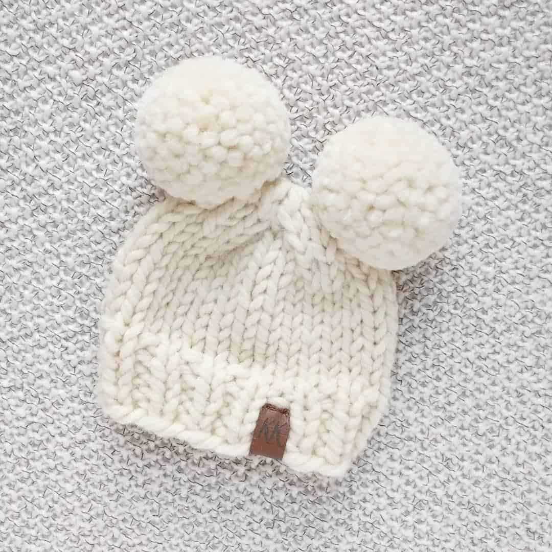 Hat with pom pom knitting pattern